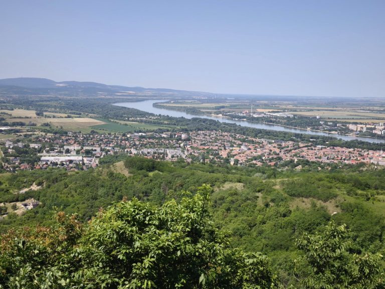 Kilátás a Brilli Gyula turistaház teraszáról