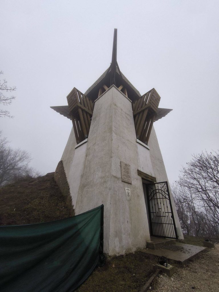 Szent László kilátó (Makovecz Imre tervei alapján)
