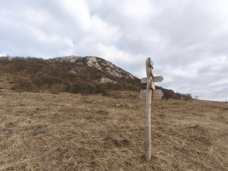 Kétágú-hegy lábánál