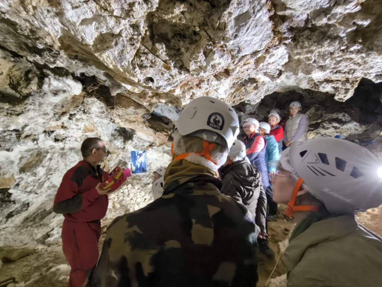 József Barna mindent tud a barlangról