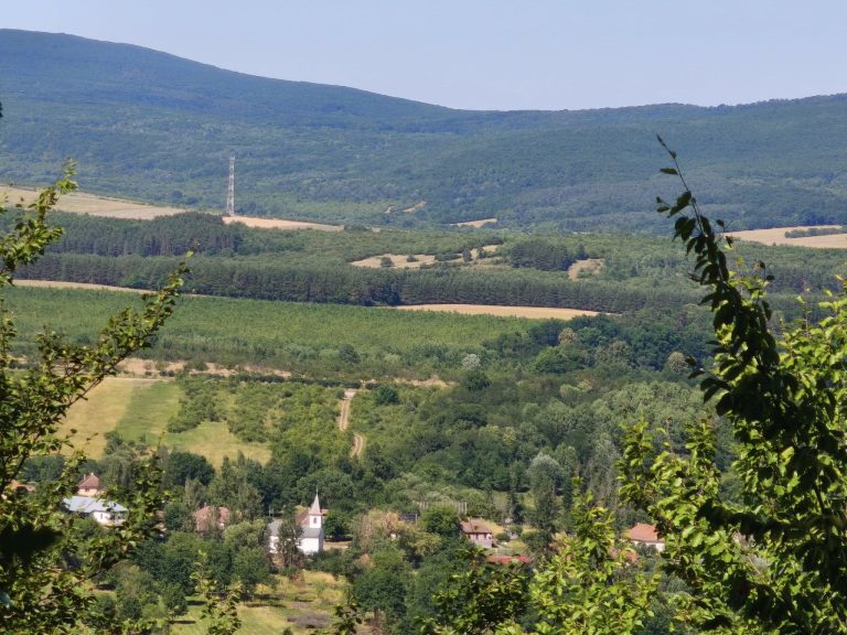 Bózsva a hegy tetejéről