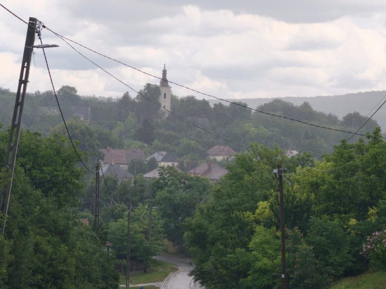 Feltűnik Baktakék