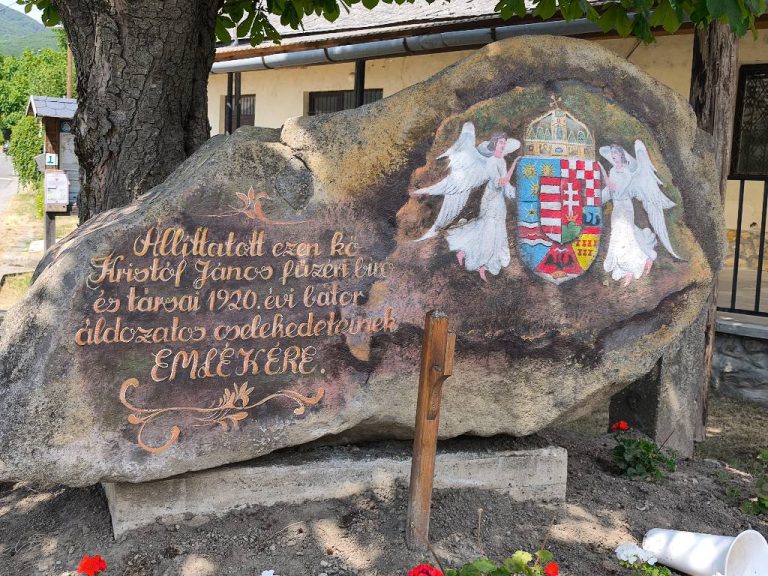 Emlékmű Füzéren