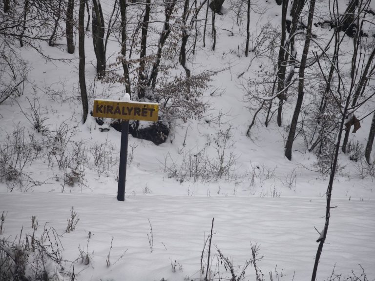 Királyrét, vasúti tábla