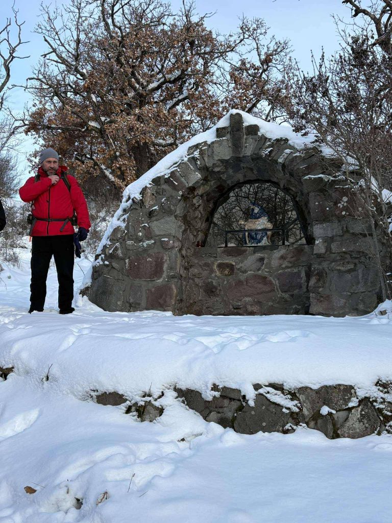 Sziklabarlang a Kálvária előtt