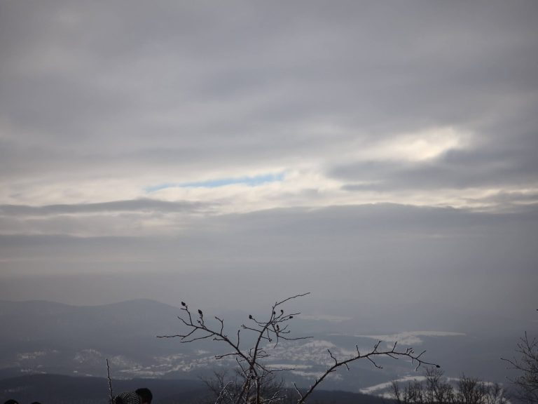 Egy rövid időre megnyíltak a felhők és láttuk a kék eget