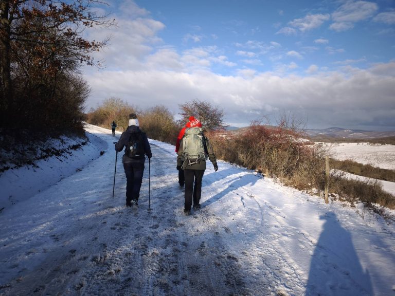 .... majd távolodnak