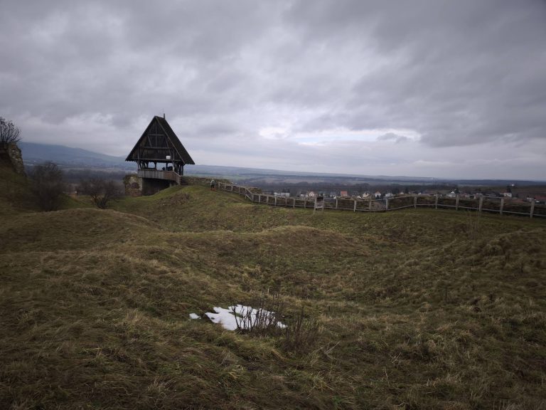 Hepe és hupa, buckák a Nógrádi várban