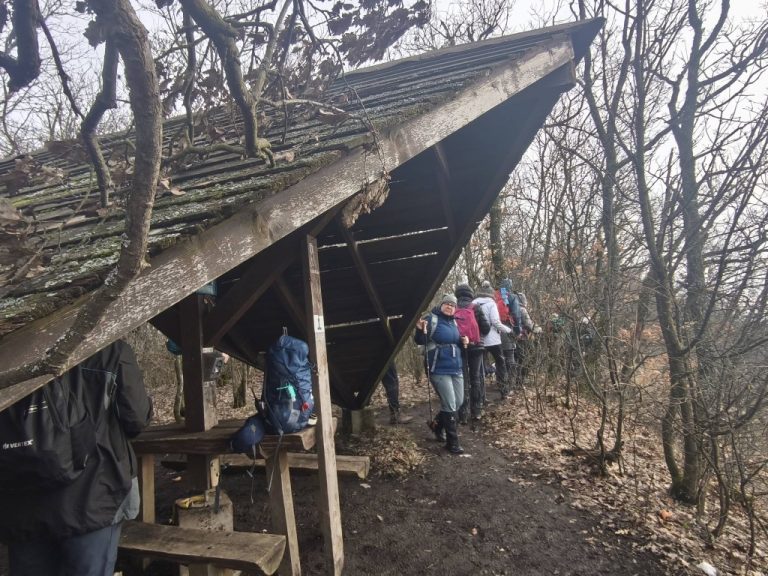 A Lokó-pihenő esőbeállója