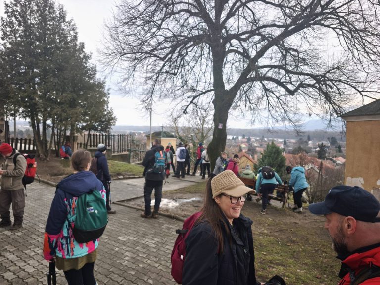 Utolsó pihenő a vasútállomás előtt