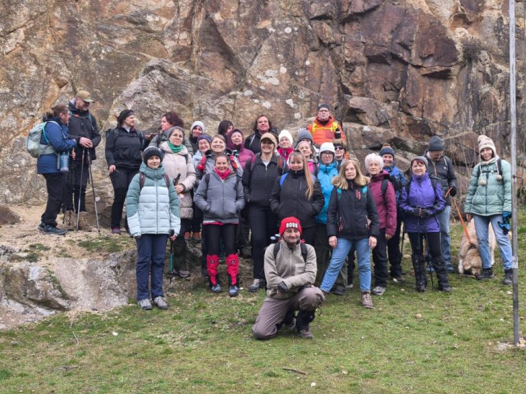 Csoportkép az ősmasszívumnál