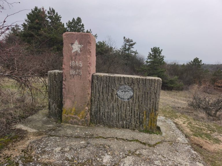 Szovjet emlékmű, Nadap