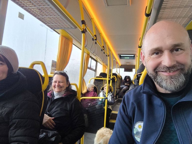 A társaság egy része busszal ment vissza Pázmándra, a többiek vonatoztak Budapest felé